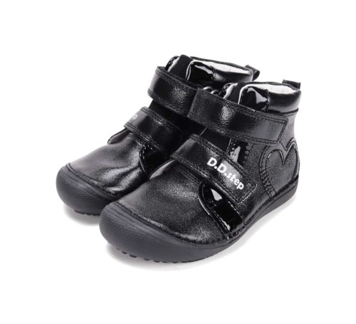 31-es D.D.Step Kislány Barefoot Zárt cipő, szív diszítéssel, fekete 