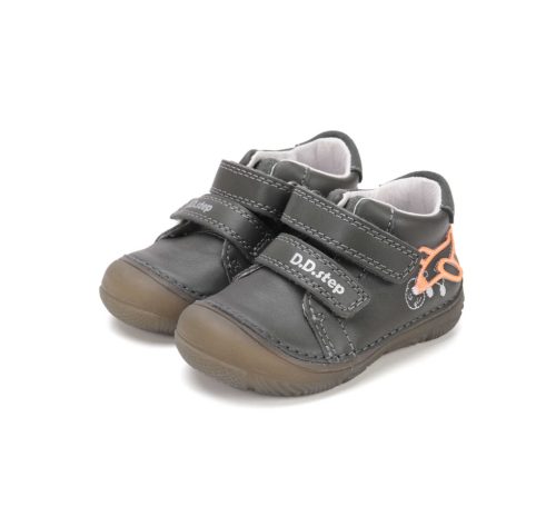 21-es D.D.Step Kisfiú Fluoreszkáló Zárt cipő, repülő mintával, khaki 